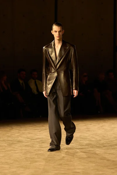 Look 11